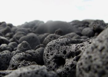 Ilyen árakon lehet most lávakő gyöngyöket rendelni