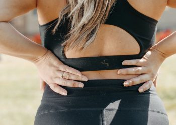 Hogyan zajlik a sacroileitis kezelése?